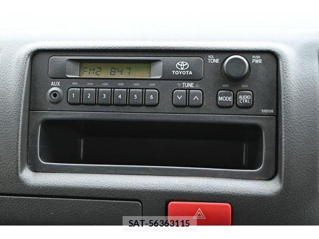 Toyota HIACE VAN 2018-05 8210703-23
