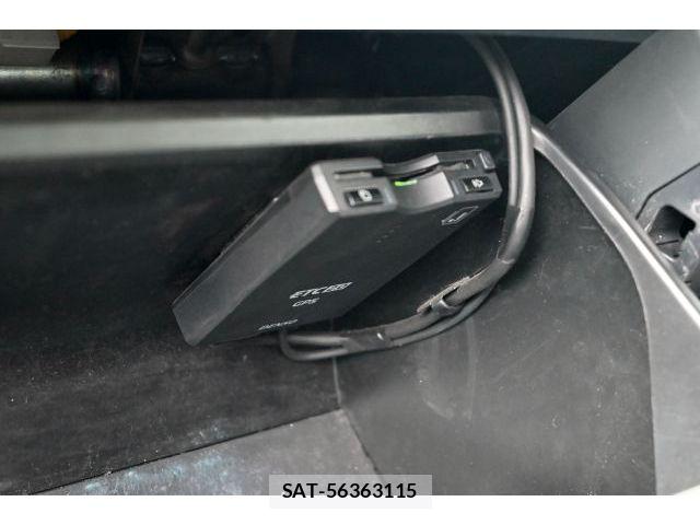 Toyota HIACE VAN 2018-05 8210703-24