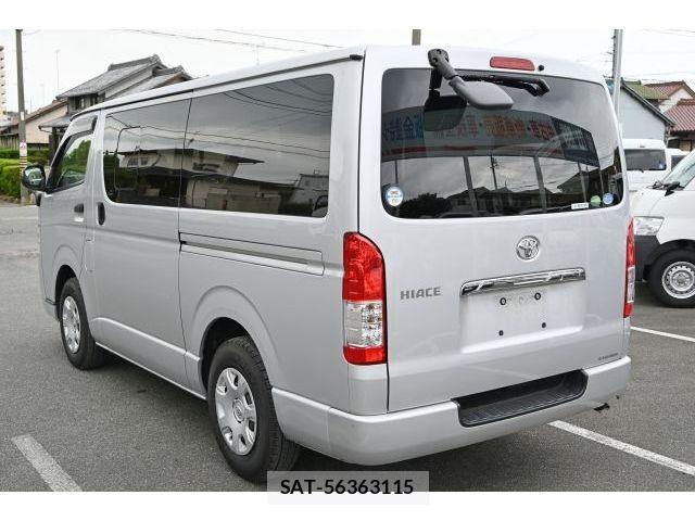 Toyota HIACE VAN 2018-05 8210703-2