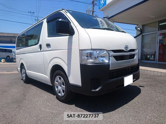 Toyota HIACE VAN 2024-04 8210700-9