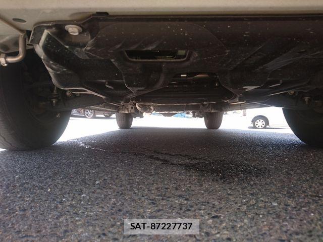 Toyota HIACE VAN 2024-04 8210700-27