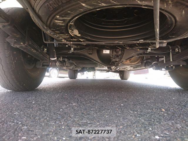 Toyota HIACE VAN 2024-04 8210700-28