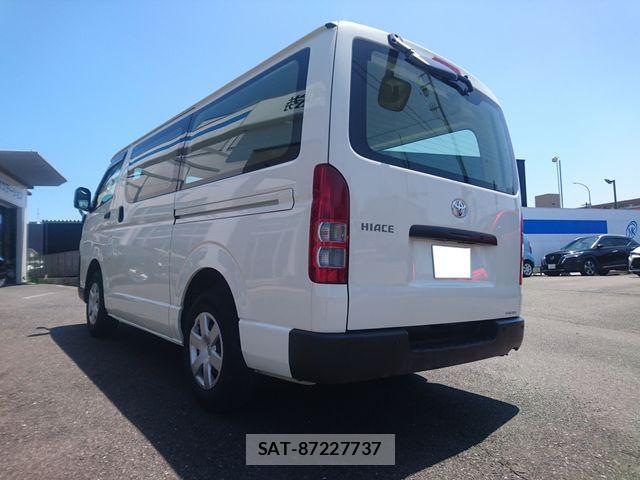 Toyota HIACE VAN 2024-04 8210700-2