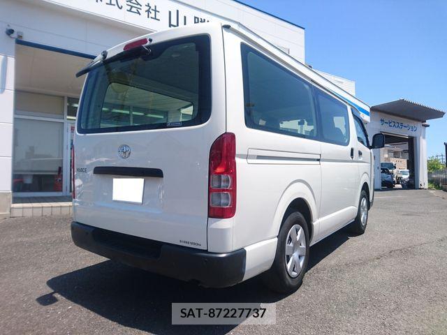 Toyota HIACE VAN 2024-04 8210700-3