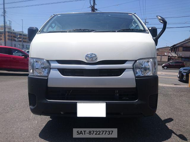 Toyota HIACE VAN 2024-04 8210700-4