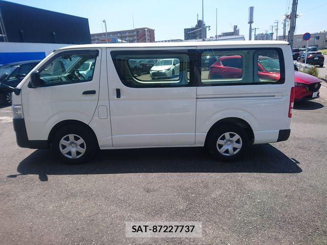 Toyota HIACE VAN 2024-04 8210700-6