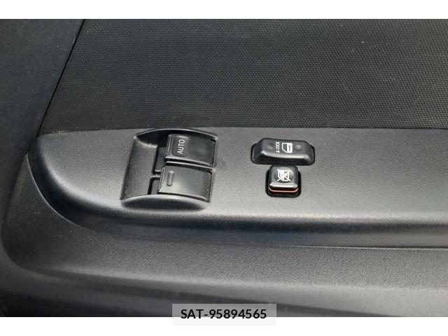 Toyota HIACE VAN 2020-05 8210701-12