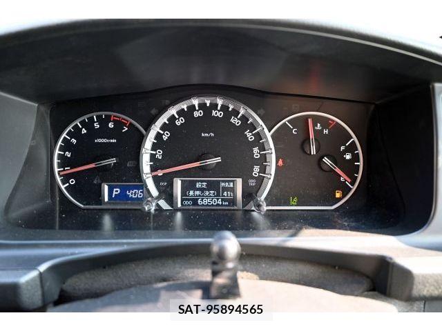 Toyota HIACE VAN 2020-05 8210701-15