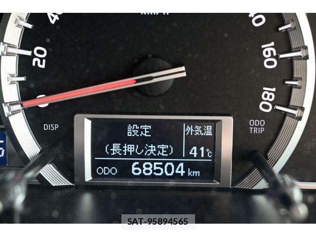 Toyota HIACE VAN 2020-05 8210701-22