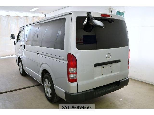 Toyota HIACE VAN 2020-05 8210701-2