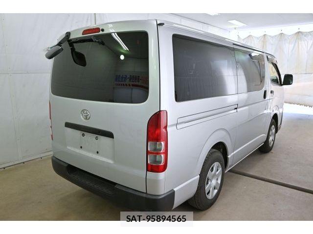 Toyota HIACE VAN 2020-05 8210701-4