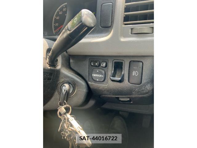 Toyota HIACE VAN 2013-07 8232175-13