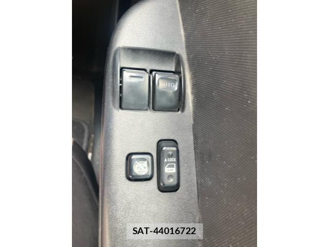 Toyota HIACE VAN 2013-07 8232175-14