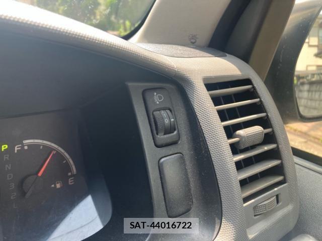Toyota HIACE VAN 2013-07 8232175-15