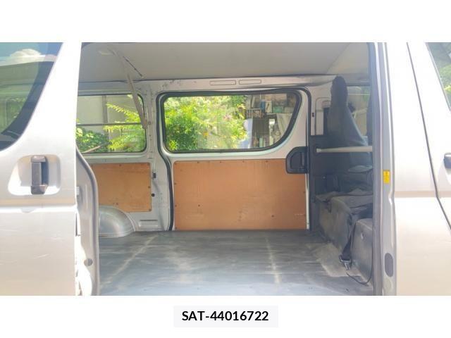 Toyota HIACE VAN 2013-07 8232175-22