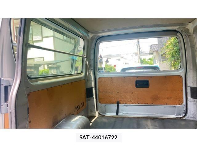 Toyota HIACE VAN 2013-07 8232175-24