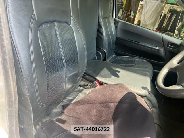 Toyota HIACE VAN 2013-07 8232175-6