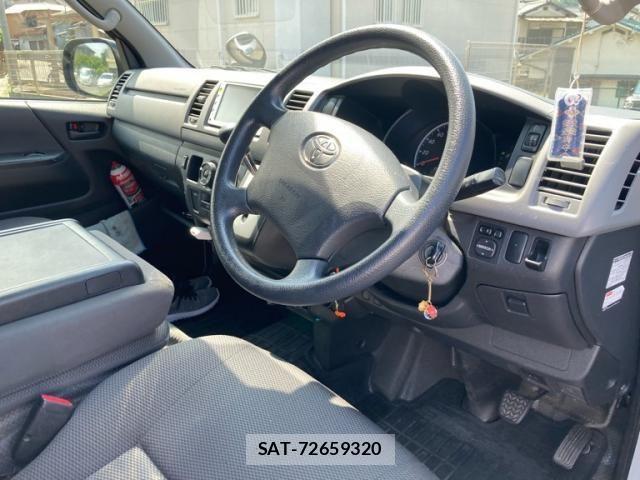 Toyota HIACE VAN 2011-08 8246959-12