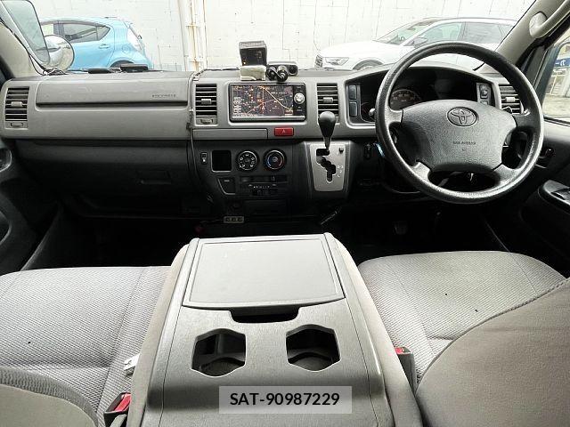 Toyota HIACE VAN 2006-09 8317695-1