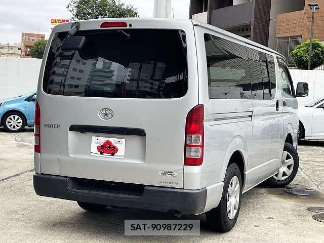 Toyota HIACE VAN 2006-09 8317695-2