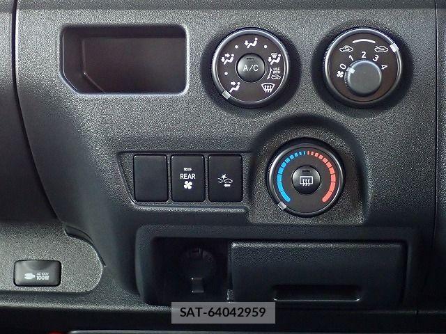 Toyota HIACE VAN 2021-09 8355797-15