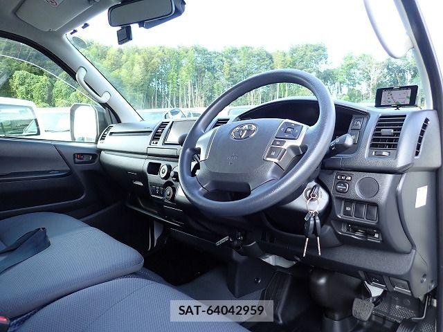 Toyota HIACE VAN 2021-09 8355797-20