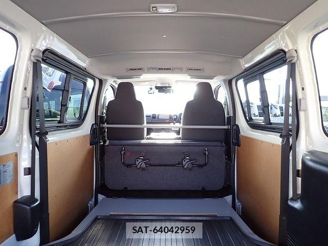 Toyota HIACE VAN 2021-09 8355797-25