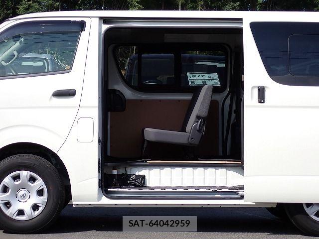 Toyota HIACE VAN 2021-09 8355797-4