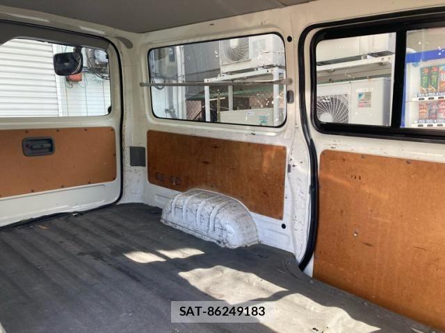 Toyota HIACE VAN 2005-08 8369446-10