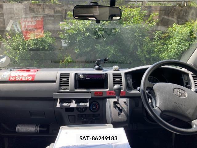 Toyota HIACE VAN 2005-08 8369446-11