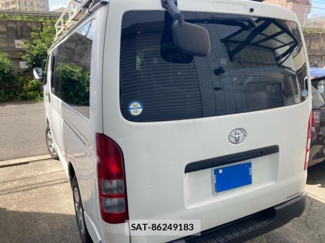 Toyota HIACE VAN 2005-08 8369446-2