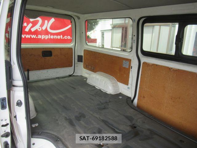 Toyota HIACE VAN 2015-12 8415507-10
