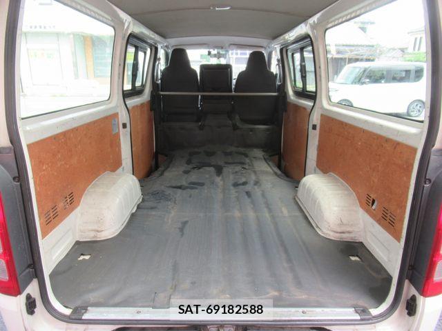 Toyota HIACE VAN 2015-12 8415507-11