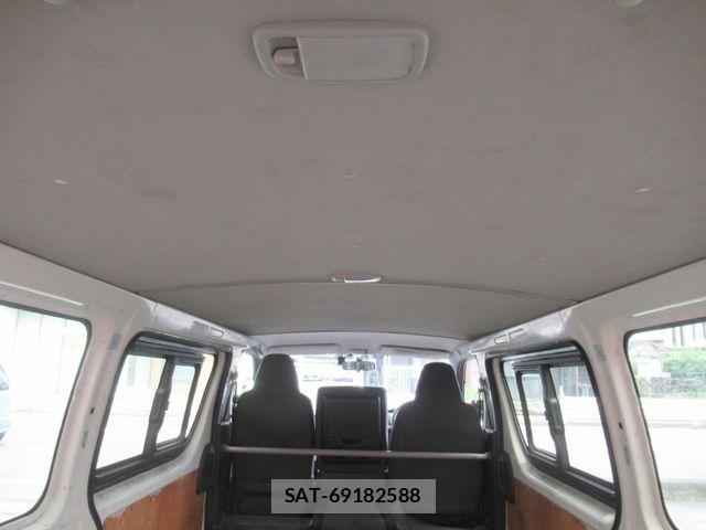 Toyota HIACE VAN 2015-12 8415507-12