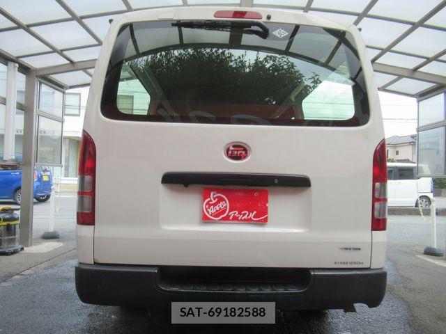 Toyota HIACE VAN 2015-12 8415507-14