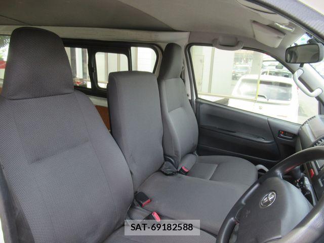 Toyota HIACE VAN 2015-12 8415507-6