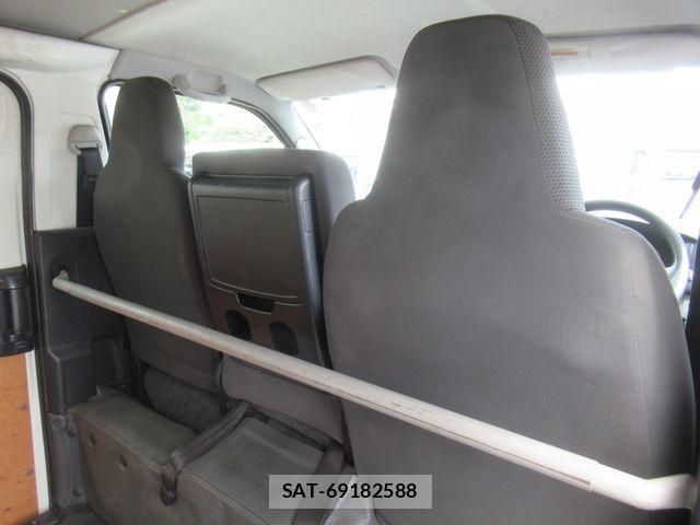 Toyota HIACE VAN 2015-12 8415507-7