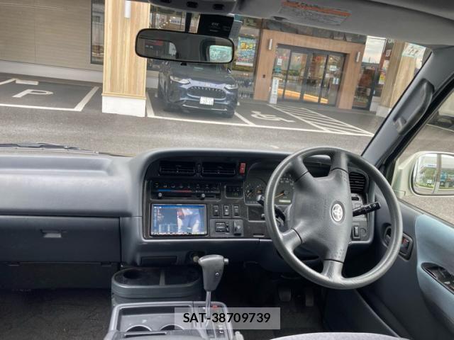 Toyota HIACE VAN 2003-11 8415502-11