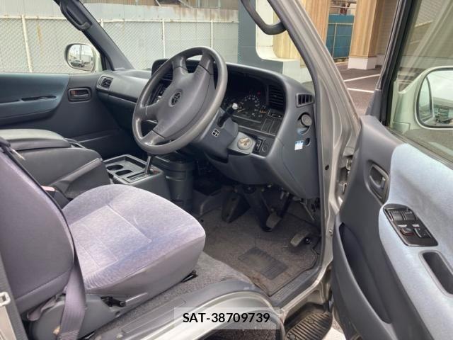 Toyota HIACE VAN 2003-11 8415502-12