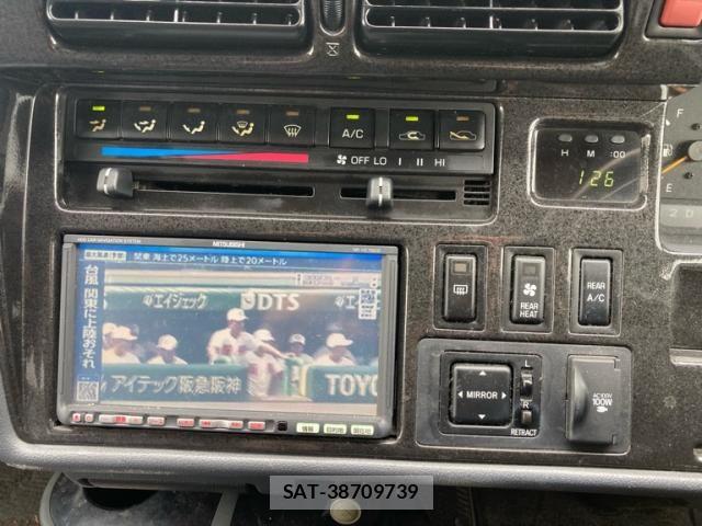 Toyota HIACE VAN 2003-11 8415502-16