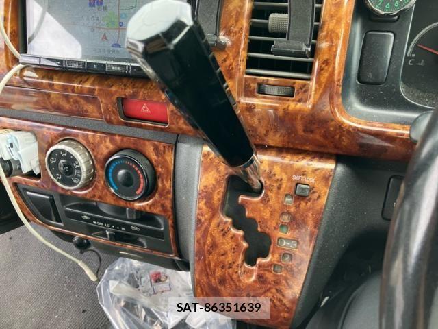Toyota HIACE VAN 2004-11 8438991-9