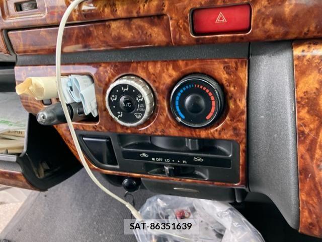 Toyota HIACE VAN 2004-11 8438991-11