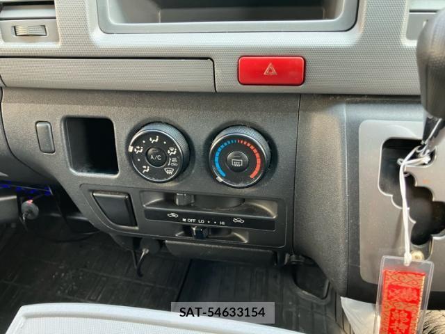 Toyota HIACE VAN 2007-06 8563835-17