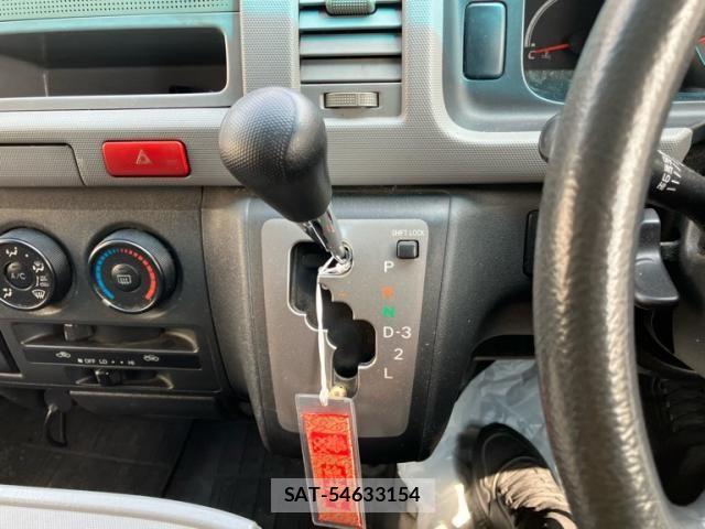 Toyota HIACE VAN 2007-06 8563835-18