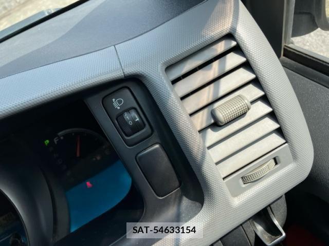 Toyota HIACE VAN 2007-06 8563835-19