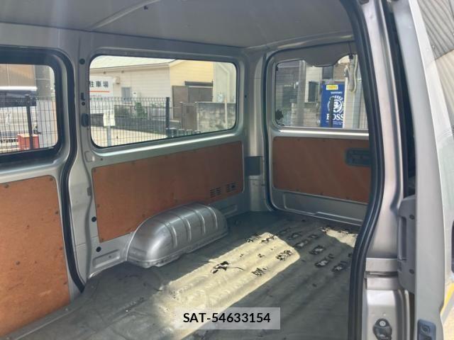 Toyota HIACE VAN 2007-06 8563835-8