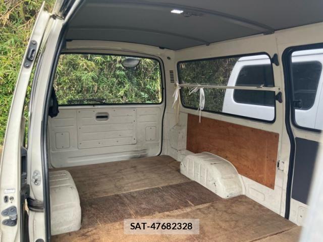 Toyota HIACE VAN 2004-05 8629400-23