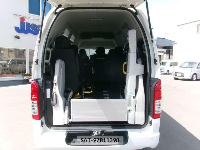 Toyota HIACE VAN 2018-04 8662022-8