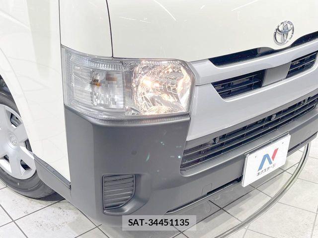 Toyota HIACE VAN 2025-04 8746396-11