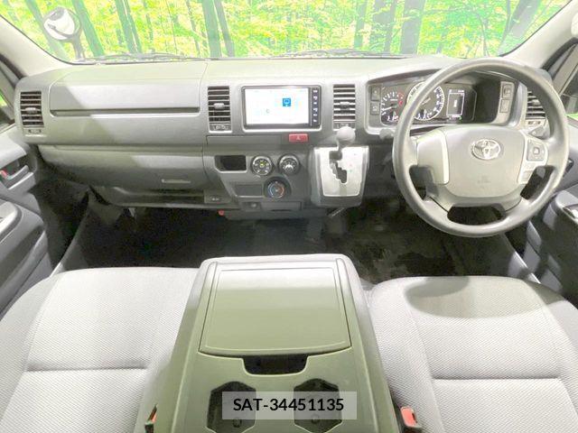 Toyota HIACE VAN 2025-04 8746396-1